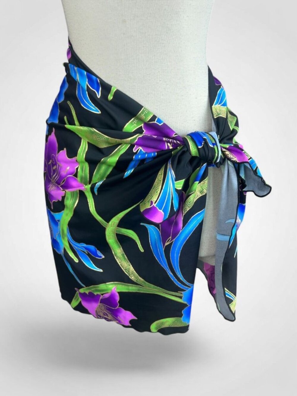 Robby Len Longitude Vintage Colorful Lily Floral Sarong